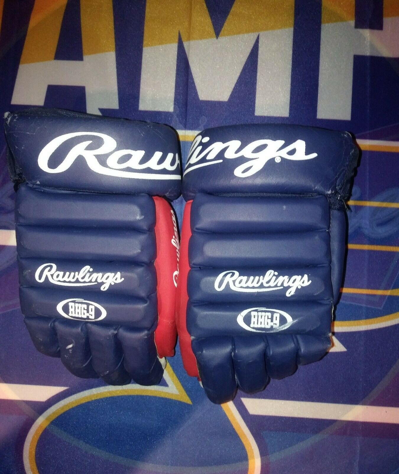 Brett Hull St. Louis Blues Autographed Game Used Rawlings Gloves